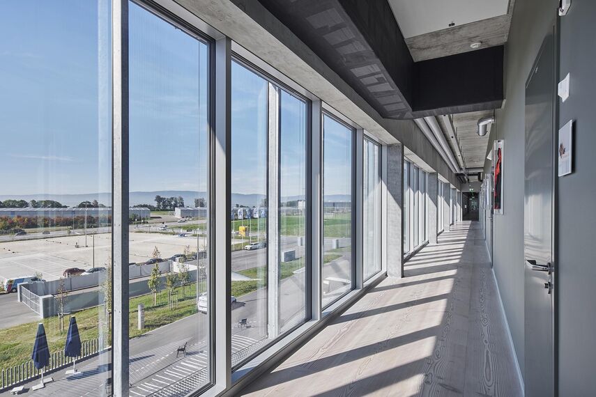 thermfix vario Facciate, fuego light Finestre, unico Porte, fuego light Porte and unico Finestre - La Tuilière football stadium, Lausanne located in Lausanne, Svizzera
