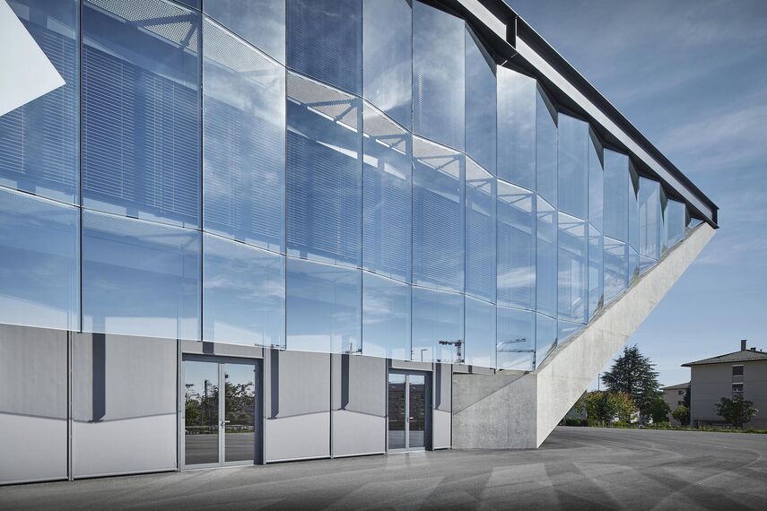 thermfix vario Facciate, fuego light Finestre, unico Porte, fuego light Porte and unico Finestre - La Tuilière football stadium, Lausanne located in Lausanne, Svizzera