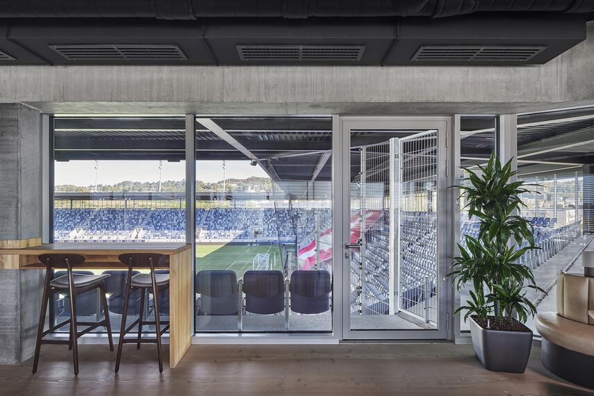 thermfix vario Facciate, fuego light Finestre, unico Porte, fuego light Porte and unico Finestre - La Tuilière football stadium, Lausanne located in Lausanne, Svizzera