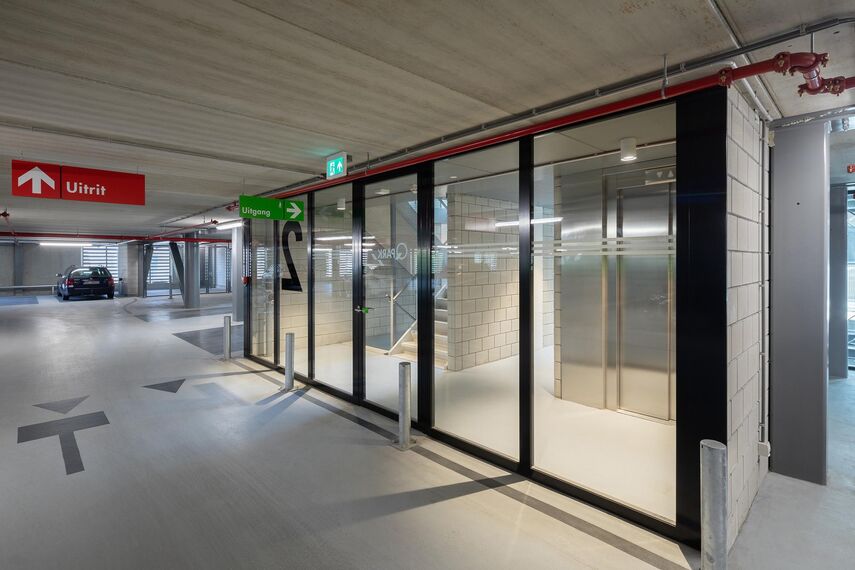 presto 50 Porte, presto 50 Finestre, unico xs Finestre and thermfix vario Facciate - Fenix I, Rotterdam located in Rotterdam, Paesi Bassi