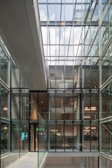 presto 50 Porte, presto 50 Finestre, unico xs Finestre and thermfix vario Facciate - Fenix I, Rotterdam located in Rotterdam, Paesi Bassi