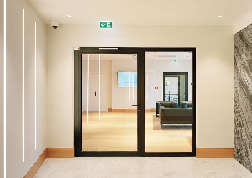 unico Finestre, fuego light Porte and presto 50 Porte - Jungfernstieg, Hamburg located in Hamburg, Germania