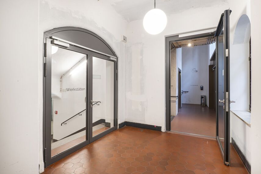 fuego light Porte and fuego light Finestre - Renovation of the Künstlerhaus Nuremberg located in Nürnberg, Germania