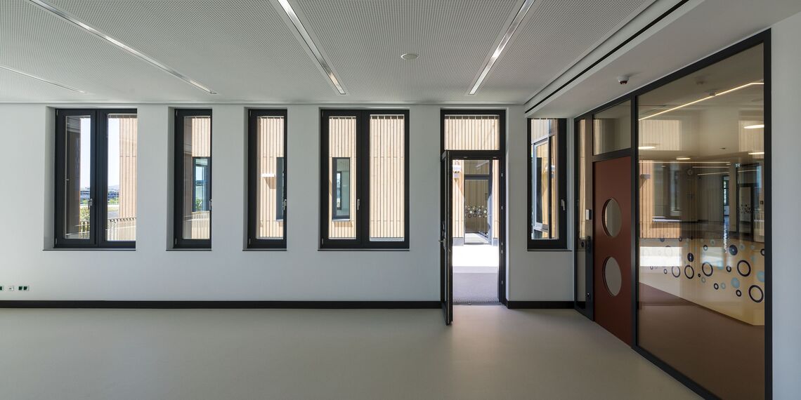 thermfix vario Facciate, fuego light Finestre, presto 50 Porte and unico Porte - Olly-Schwarz-Schule in Vienna located in Wien, Austria
