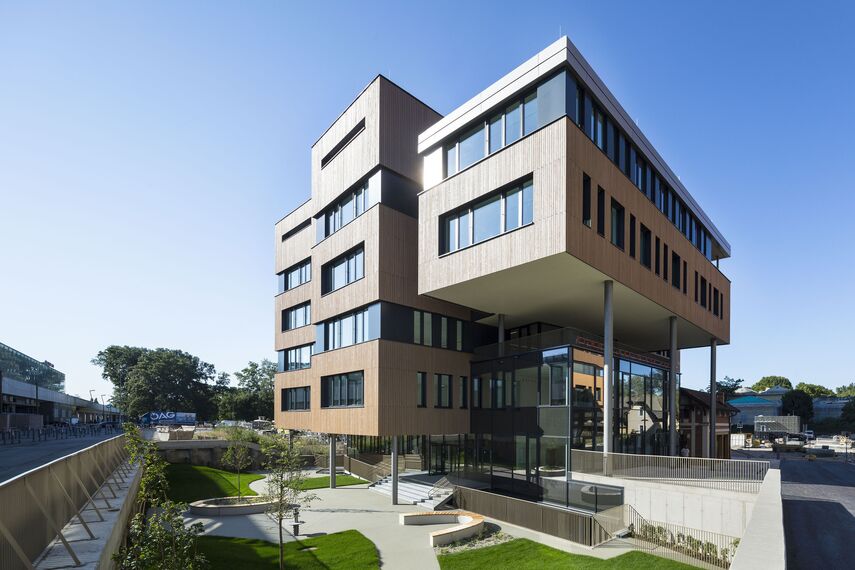 thermfix vario Facciate, fuego light Finestre, presto 50 Porte and unico Porte - Olly-Schwarz-Schule in Vienna located in Wien, Austria