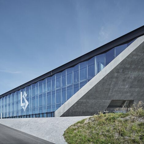 thermfix vario Facciate, fuego light Finestre, unico Porte, fuego light Porte and unico Finestre - La Tuilière football stadium, Lausanne located in Lausanne, Svizzera