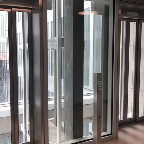 thermfix vario Facciate, fuego light Porte, unico Porte and presto 50 Porte - The Circle, Zurich located in Zürich, Svizzera
