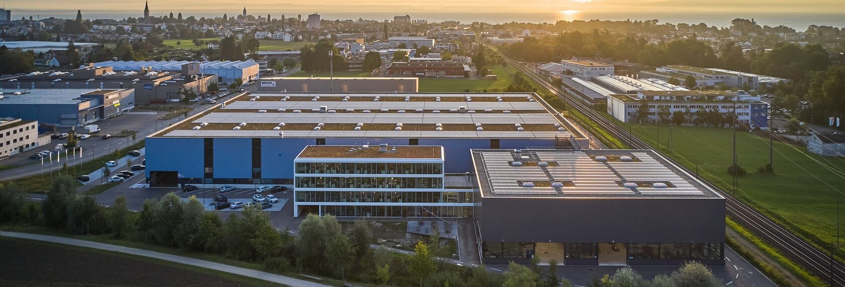 unico Finestre, fuego light Porte, thermfix vario Facciate, unico Porte, fuego light Sistemi scorrevoli, unico Sistemi scorrevoli and presto xs Porte - Forster Campus, Romanshorn located in Romanshorn, Svizzera