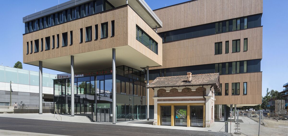 thermfix vario Facciate, fuego light Finestre, presto 50 Porte and unico Porte - Olly-Schwarz-Schule in Vienna located in Wien, Austria